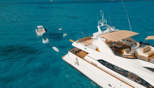 Yacht Azimut 100 Jumbo Cancun Yacht Azimut 100 Jumbo Cancun